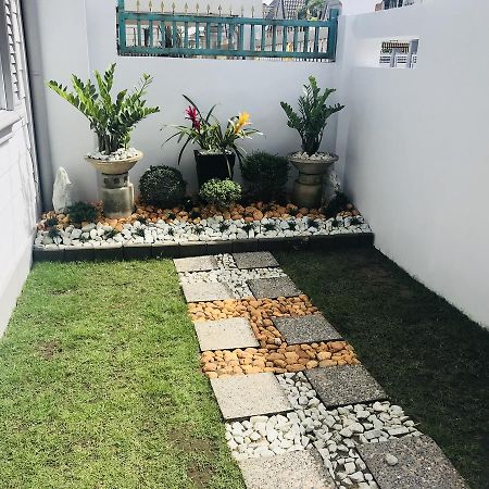 Hillary Timog Park Homes Angeles Exterior foto